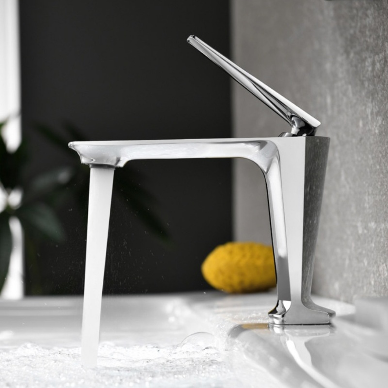High-Quality Single Hole Bathroom Mixer Tap in Stylish Brass