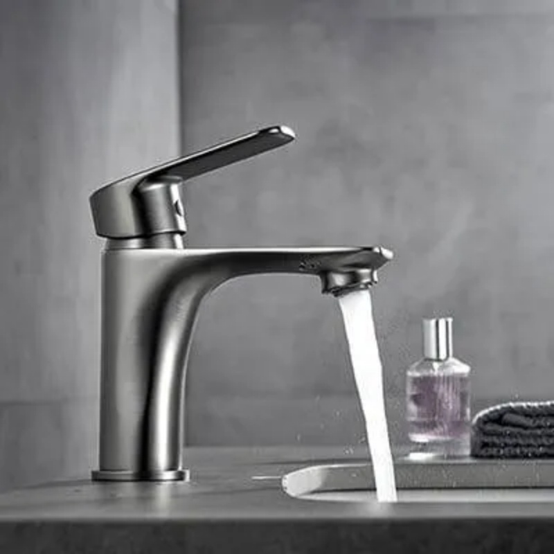Durable Classic Single Handle Brass Bathroom Basin Hot Cold Water Mixer Faucet Tap