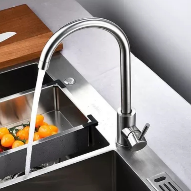 Elegant Zinc Alloy Deck Mounted Bathroom Faucet for Luxury Spaces