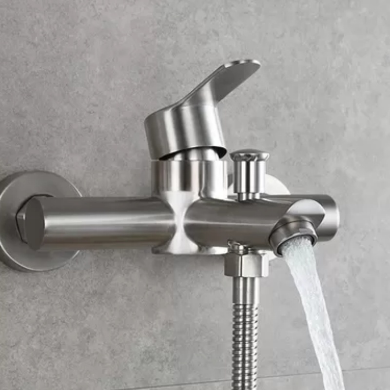 Luxurious Gold Brass Faucet for Kitchen and Bathroom Use