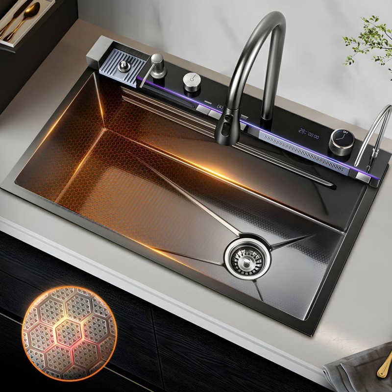 Custom-Sized Handmade Stainless Steel Single Bowl Kitchen Sink with Aesthetic Appeal